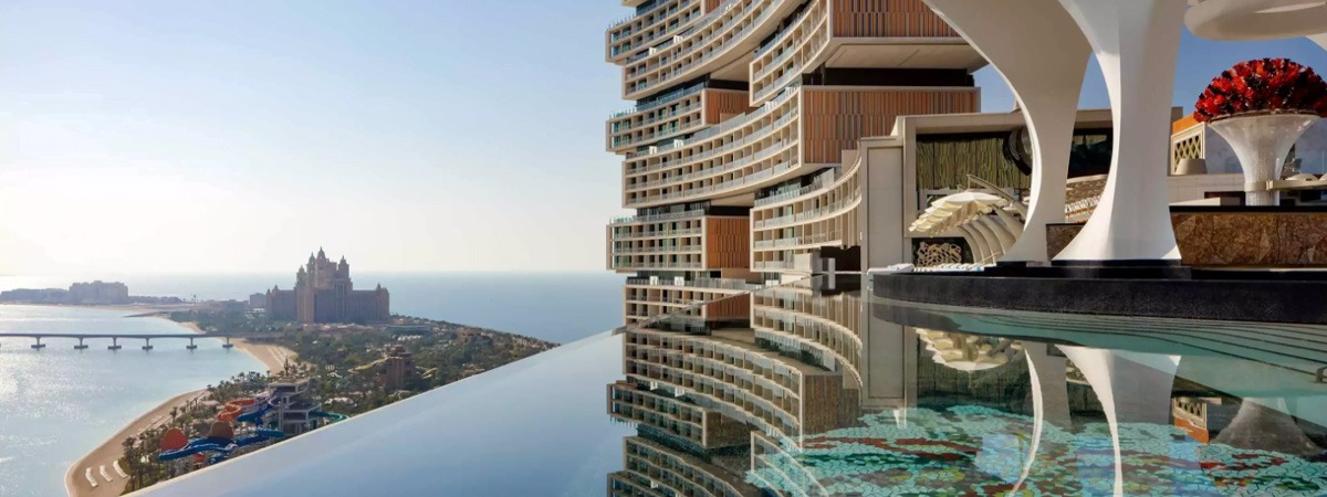 Dubai night cruise dinner